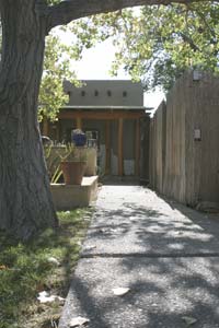 path to Fruit Street House
